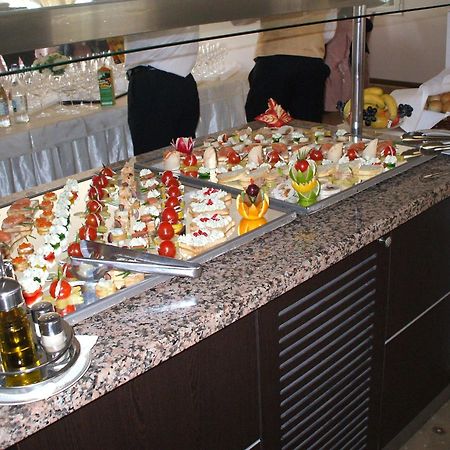 Hotel Condor Mamaia Buitenkant foto