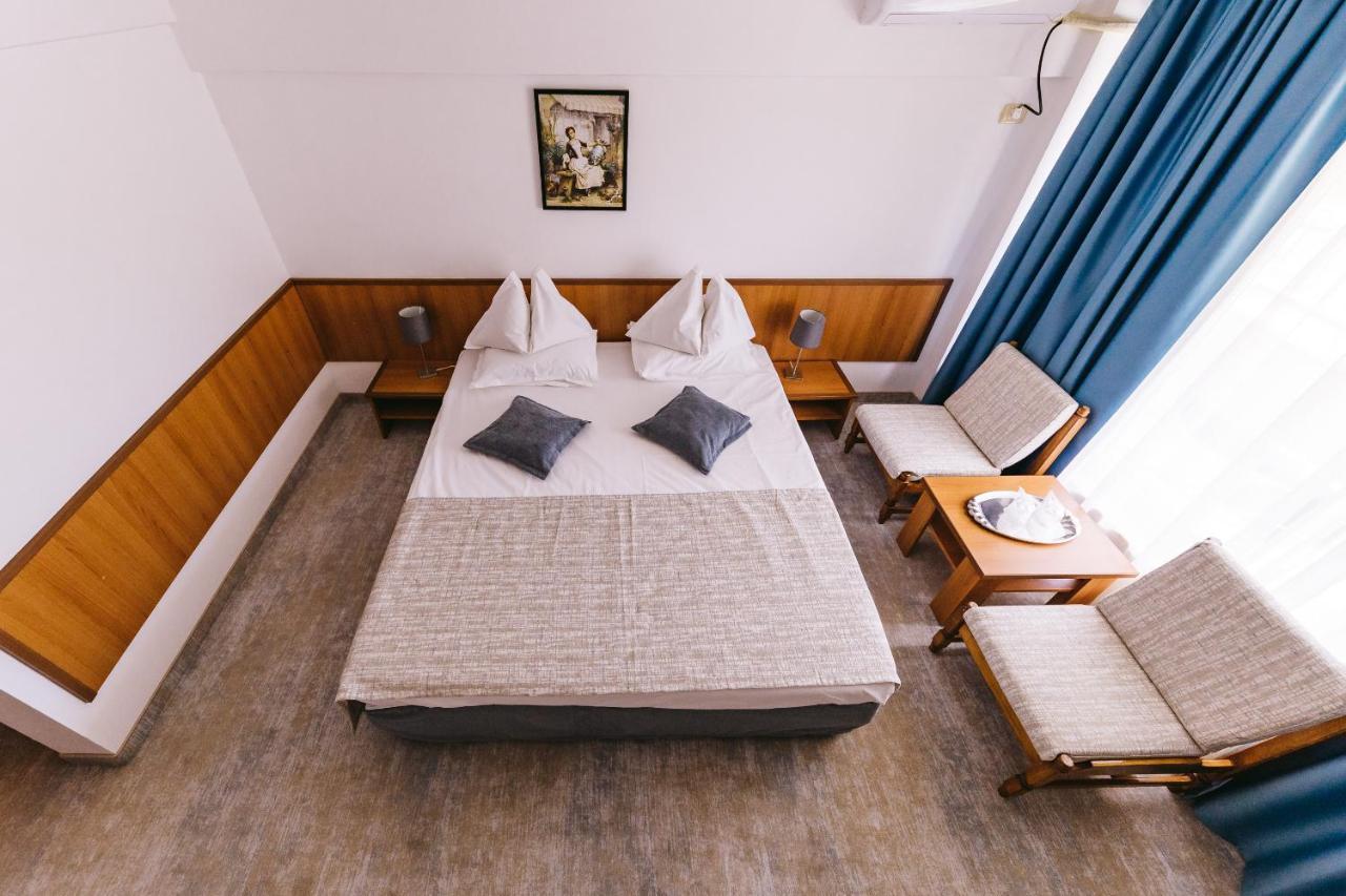 Hotel Condor Mamaia Buitenkant foto