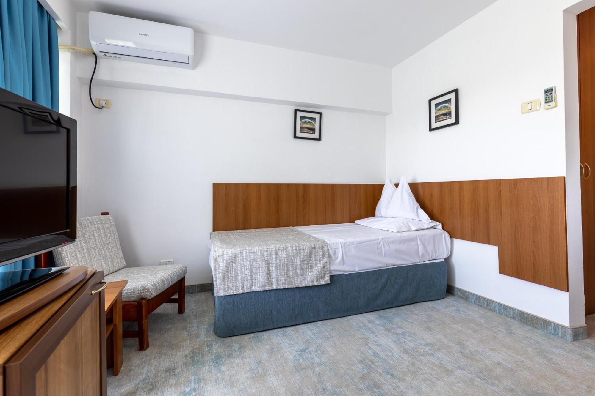 Hotel Condor Mamaia Buitenkant foto