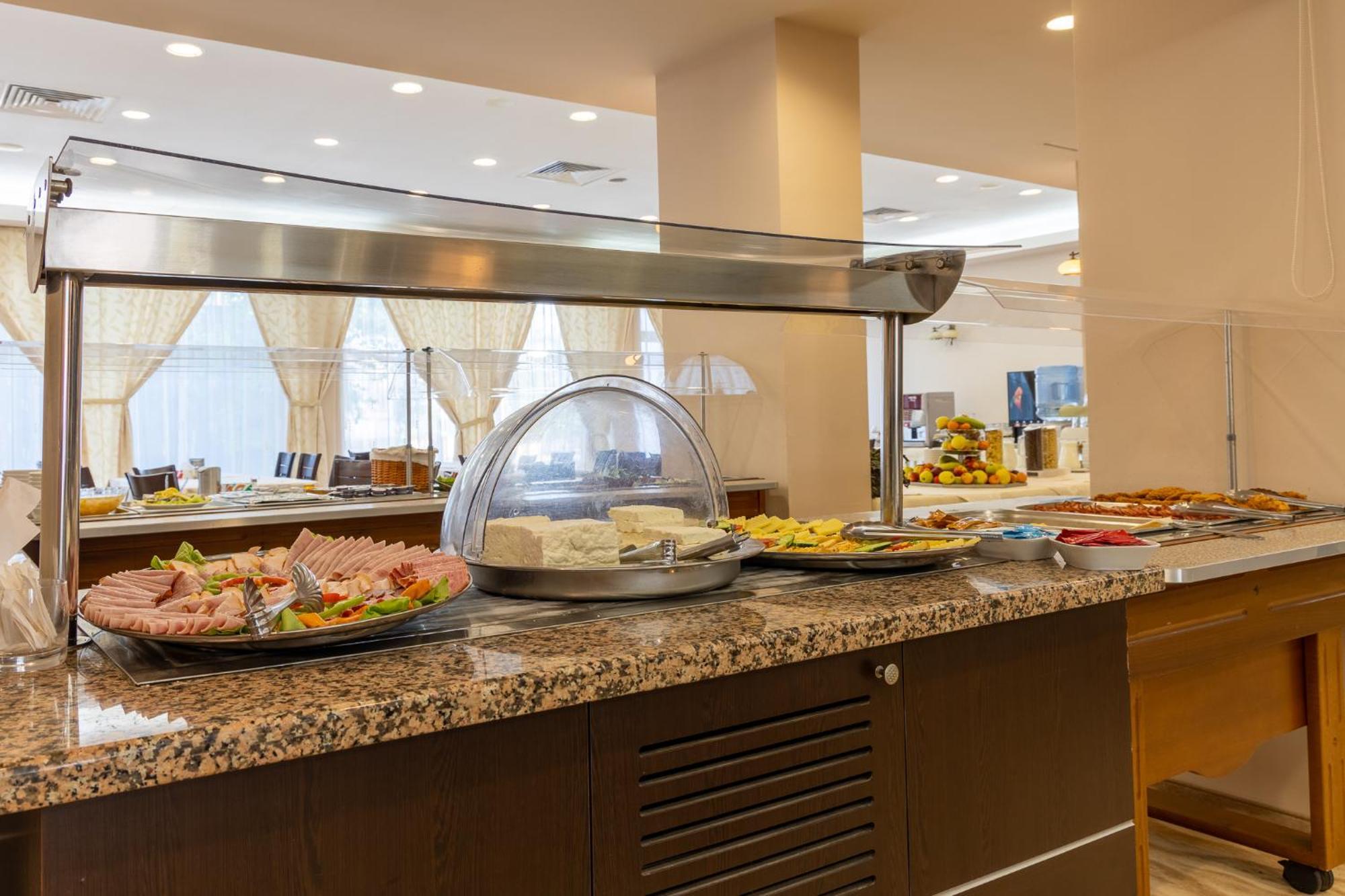 Hotel Condor Mamaia Buitenkant foto