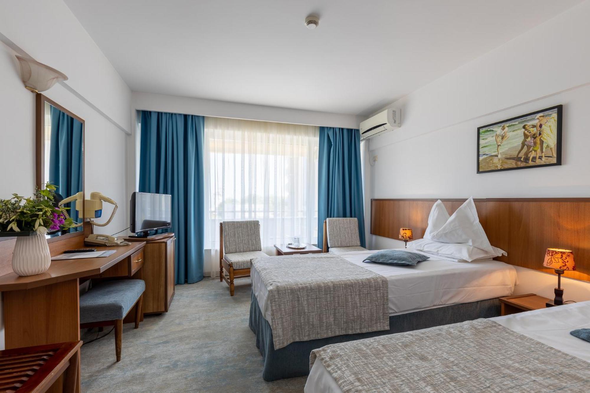 Hotel Condor Mamaia Buitenkant foto