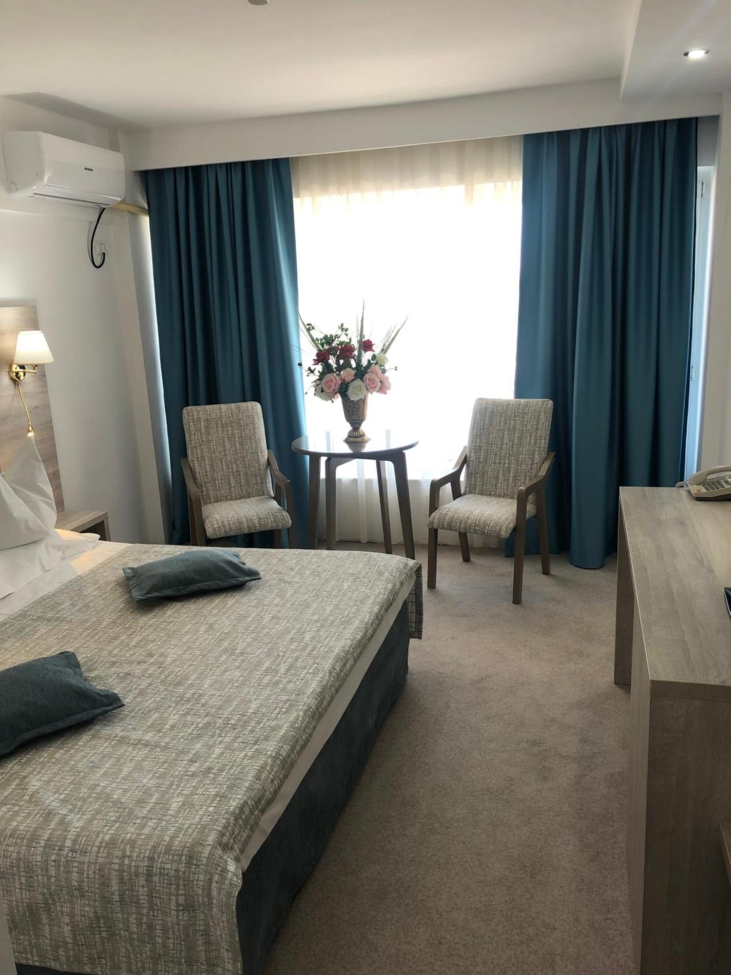Hotel Condor Mamaia Buitenkant foto