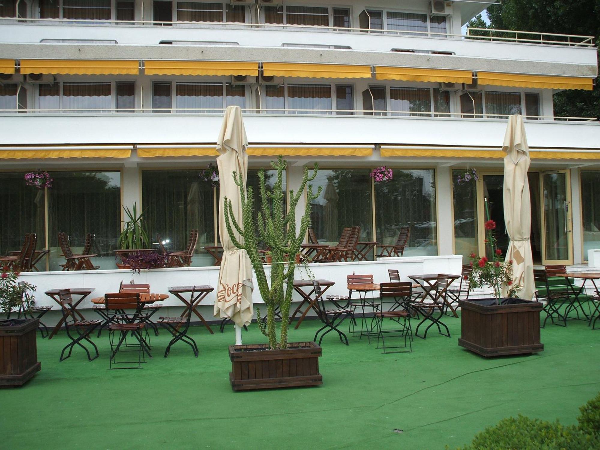 Hotel Condor Mamaia Buitenkant foto