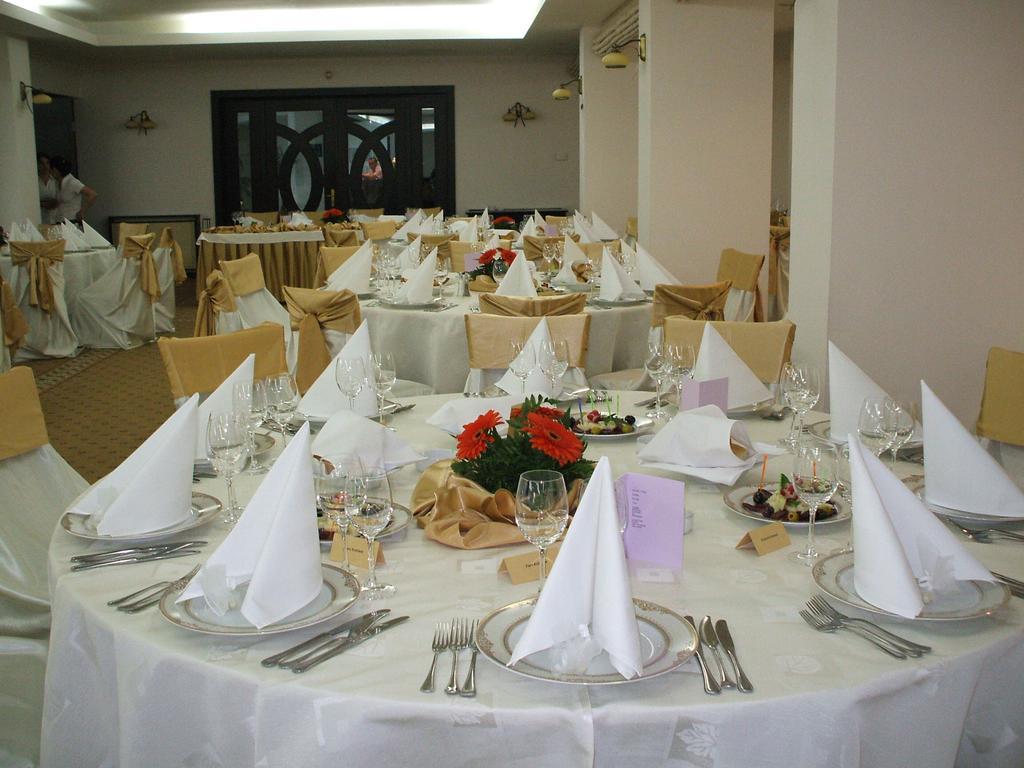Hotel Condor Mamaia Buitenkant foto